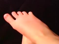 Superb ravishing girlfriend licks and sucks her own toes tube porn video