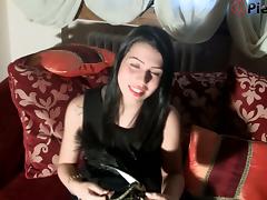 Amateur Italian beauty Petra is enjoying her lovely feet tube porn video