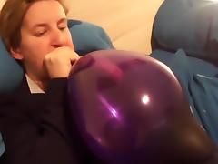 B2p a really huge purple unique 16 balloon RockÂ´n Owl tube porn video