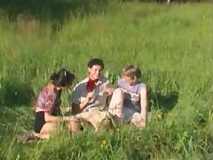 Mature ladies utterly devour his dick in a grassy field tube porn video