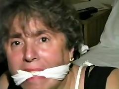 Mujer Madura atada en un hotel en Las Vegas tube porn video