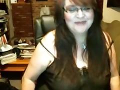 Fat mature slut fingers her gaping beaver tube porn video