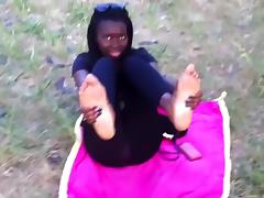 Ebony girl feet tube porn video