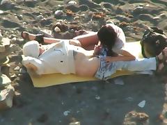 Voyeur Couple On Beach tube porn video