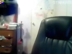 Brunette stickam cheerleader masturbates her shaved pussy closeup on the bedroom floor tube porn video