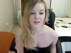 Uncontrollably hot webcam model enjoys showing off her divine booty tube porn video