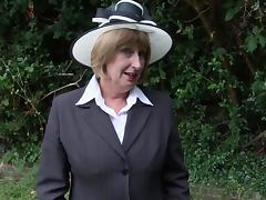 Hot mature granny in stockings awards herself an orgasmic jerk off close up tube porn video