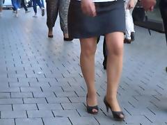 Sexy Legs! mature walking high heels open toe tube porn video