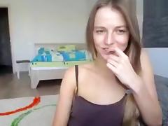 Russian cam girl Wowkisses tube porn video
