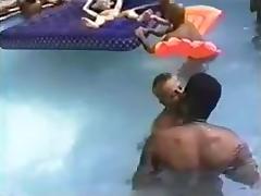 Fiesta en la piscina tube porn video