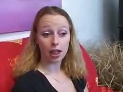Blonde meid wil wel een zakcentje bijverdienen tube porn video