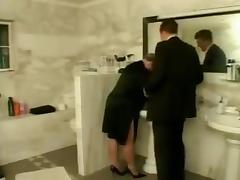 Correct way to use a bathroom break during dinner tube porn video