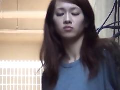 Heels asian pee alleyway tube porn video