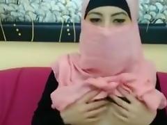 Beautiful arab girl in hijab masturbates tube porn video
