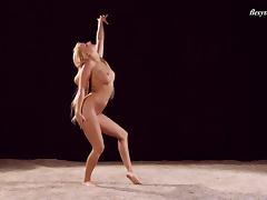 Busty blonde from Russia dances around the pole totally naked tube porn video