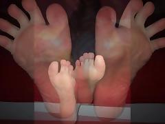 Giouli moves her sexy (size 35) feet tube porn video