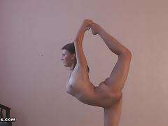 Sasha is a very flexible girl who always proudly exposes her body tube porn video