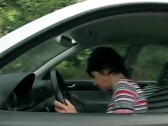 Mature brunette with car troubled got help from a young man tube porn video
