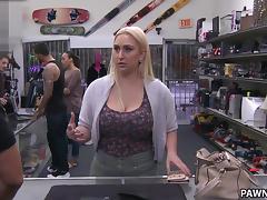 Big ass blonde Nina Kay pawns a gun - XXX Pawn tube porn video