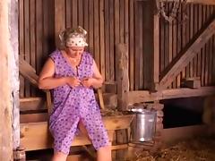 Granny in in the Country tube porn video