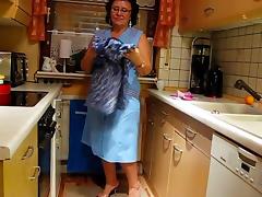 Fette geiel kuechen oma zeigt ihr fickfleisch tube porn video