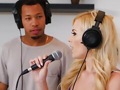 Amateur singer Summer Day replaces a microphone with a dick tube porn video