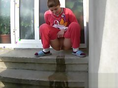Amateur girl Maya peeing at home 1 tube porn video