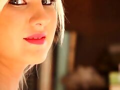 Petite body teen blonde Holly Jean hot naked posing tube porn video