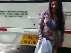 Sexy Pakistani girl change dress on road tube porn video