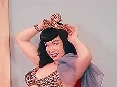 Sensitive Belly Dance of a Hot Pornstar 1950 tube porn video