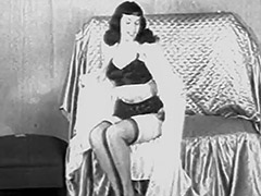 Stunning Lady Shows Her Sexy Beauty 1950 tube porn video