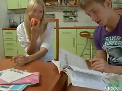 Teen cutie do her homework with her classmate tube porn video