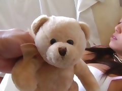 Teddy Bear wakes up the woman so she can get a good Fuck tube porn video