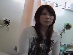 Hottie.s Japanese cunt became wet at a naughty pussy exam tube porn video