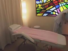 Beautiful Japanese tramp fucking at a massage parlor tube porn video