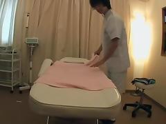 Cute Japanese bitch got slammed at a massage salon tube porn video