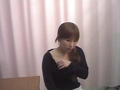Asian schoolgirl stretches legs in the gyno office tube porn video