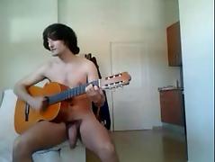 gran EXCIBICIONISTA .. TOCANDO LA GUITARRA tube porn video