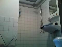 Dutch girl taking a shower tube porn video