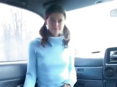 Fucking teen girl in a car tube porn video