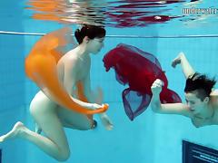 UnderwaterShow Video: Sara Bombina and Gazel Podvodkova tube porn video