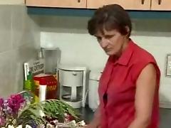 German Granny in the Kitchen R20 tube porn video