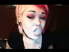 Smoking goth girl II tube porn video