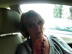 Mature wife gives good suck to man on car tube porn video