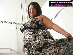 FAT woman in the shower. Chubby ass tube porn video