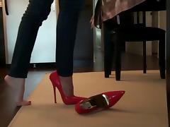 Teasing and bending red 6 inch stilettos heels pumps tube porn video